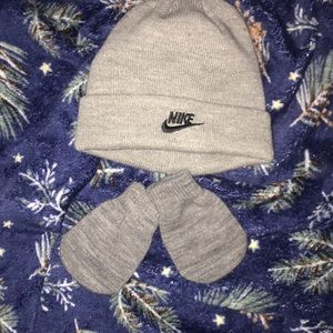 NIKE Hat and mittens set 2T